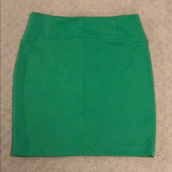 Set of 2 skirts! Green & Black/white houndstooth - Picture 5 of 7
